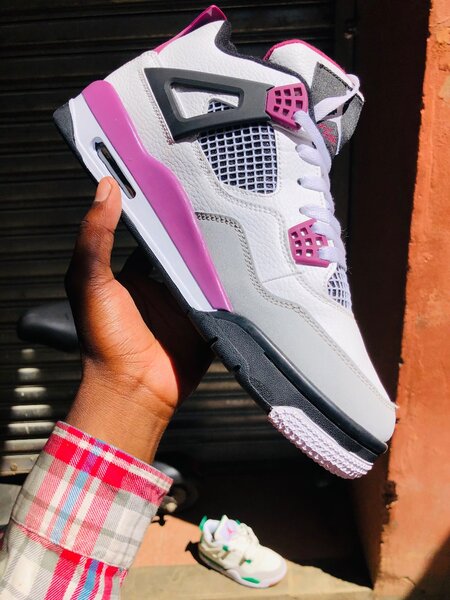 Jordan 4 SB