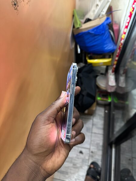 iPhone 14pro 128giga casi neuf