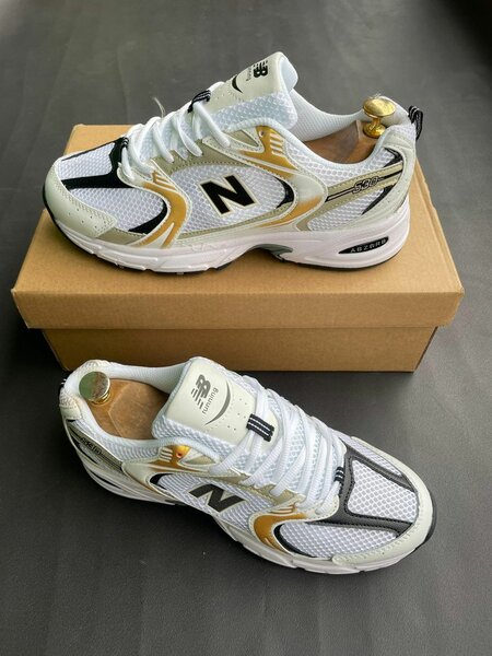 Baskets légères en maille