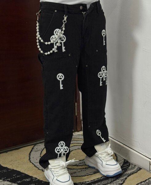 Jeans baggy tendance avec chaînes