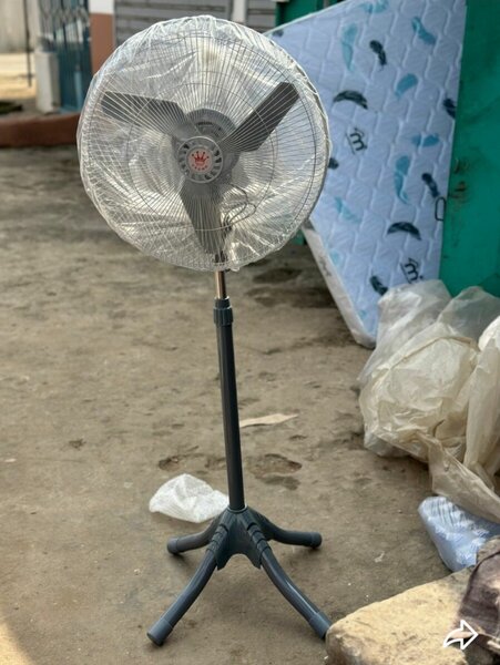 Ventilateur sur pied réglable