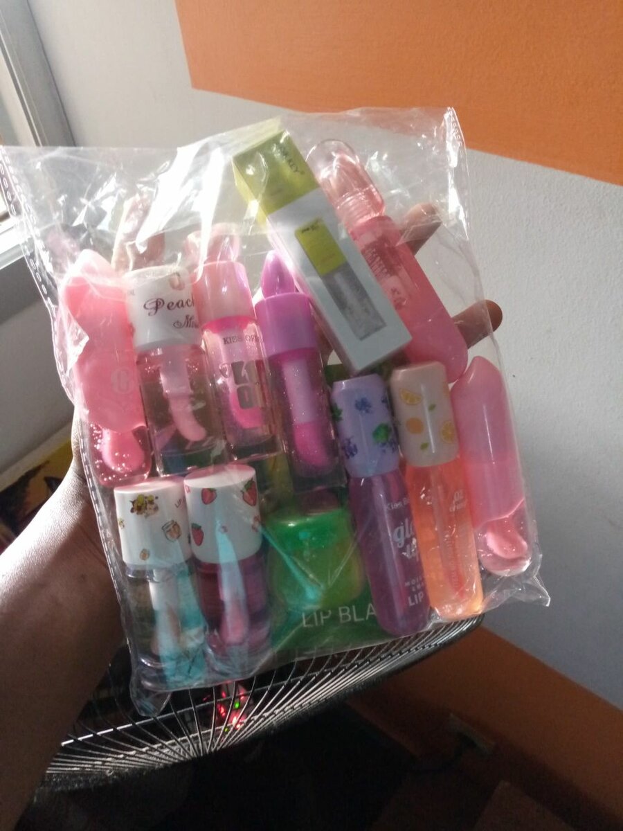 Gloss hydratant 700 l'unité