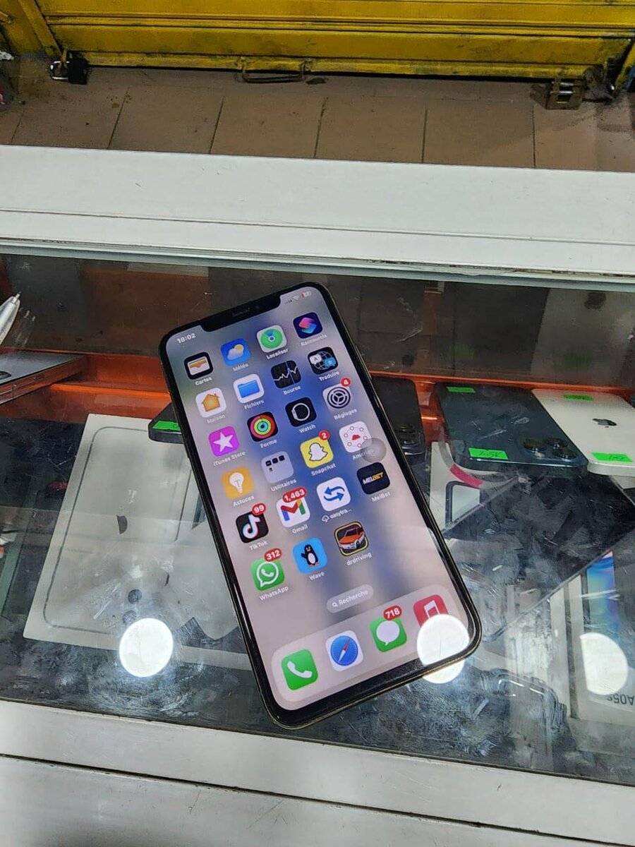 11 pro max 64giga sans id