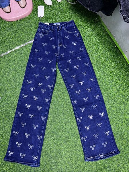 Jeans tendance avec motifs