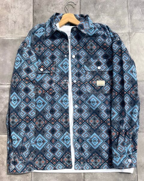 Chemises à motifs tendance homme