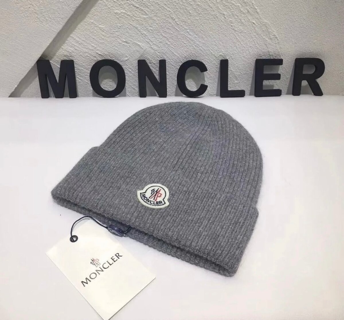 Шапка Moncler