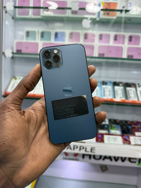 12 Pro 128go Casi retour