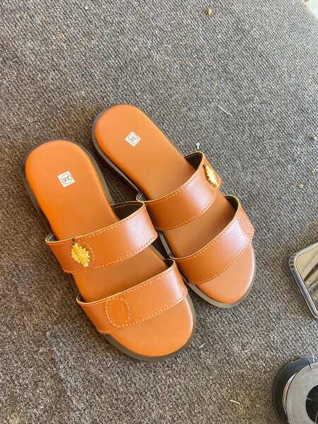 Sandales en cuir chic