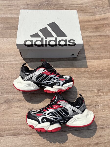 Chaussures Adidas Sport
