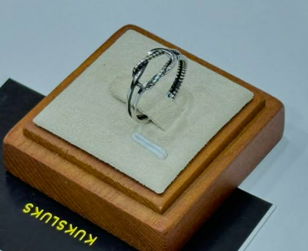 FLAWLESS STAINLESS RING