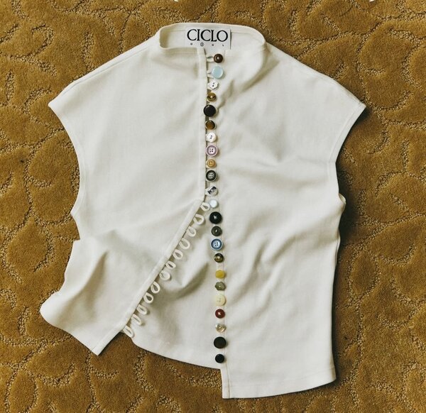 Top sans manches élégant