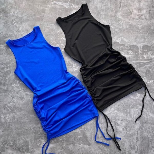 Robe de sport froncée