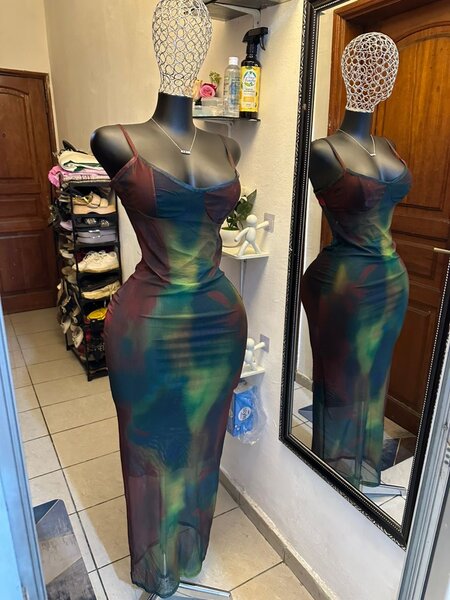 Robe Longue Transparente Élégante