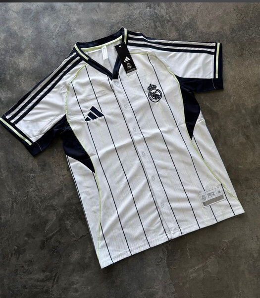 Maillot de football blanc élégant