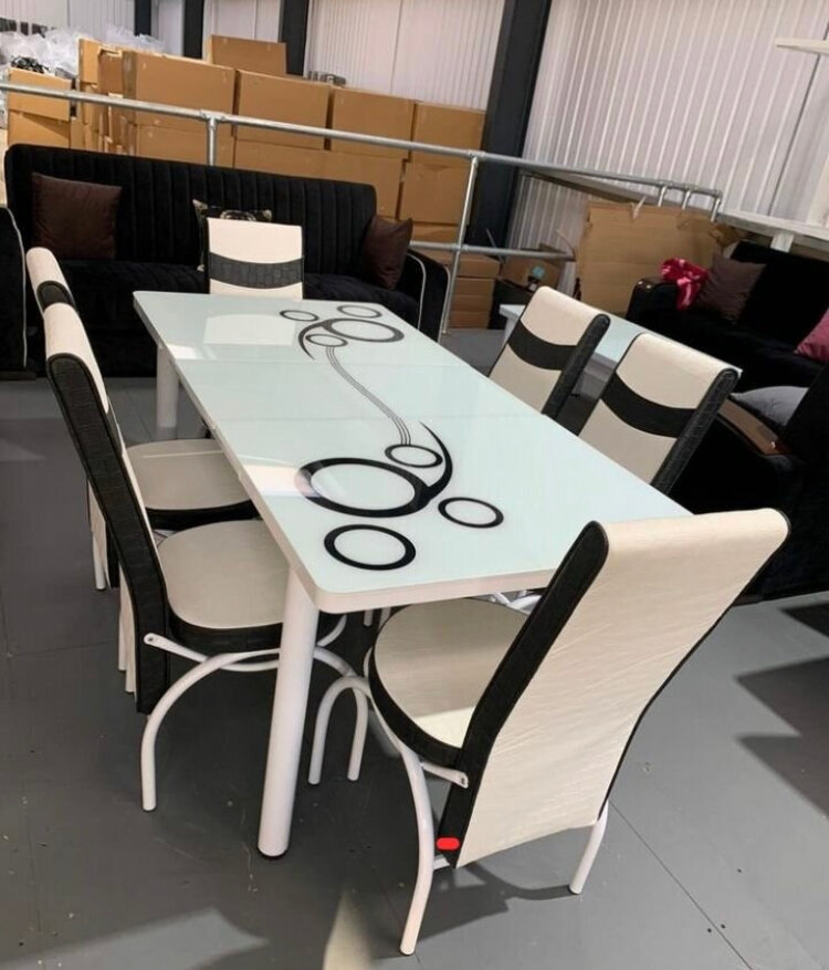 Ensemble Table et Chaises Design