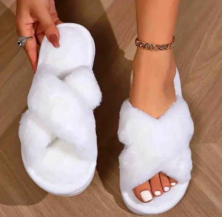 Pantoufles en peluche confortables pour femmes