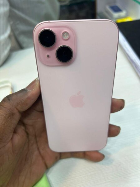 iPhone 15 128go quasiment neuf