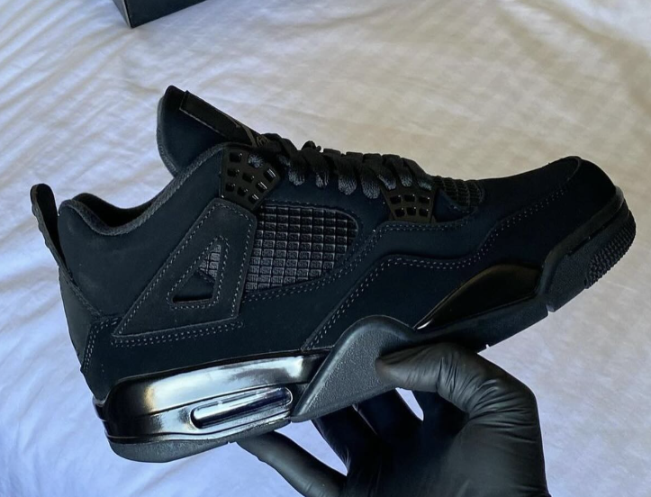 Air Jordan 4 black cat