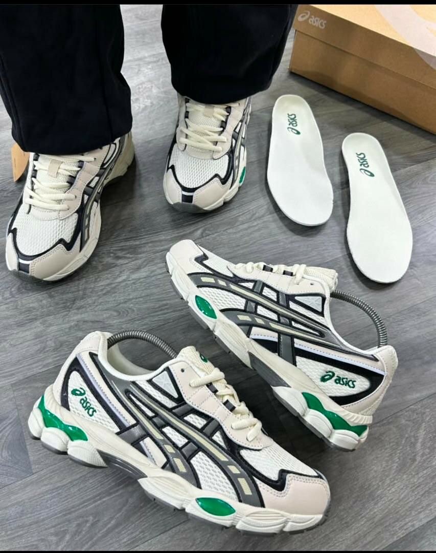 ASICS SNEAKER