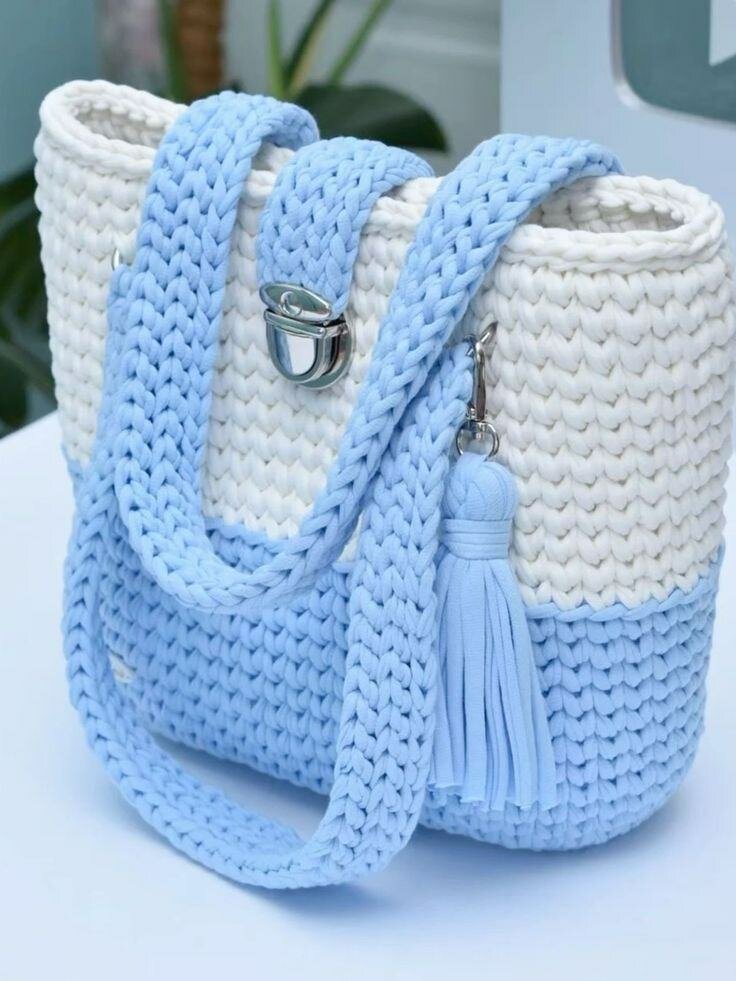 Sac en crochet à chaîne dorée