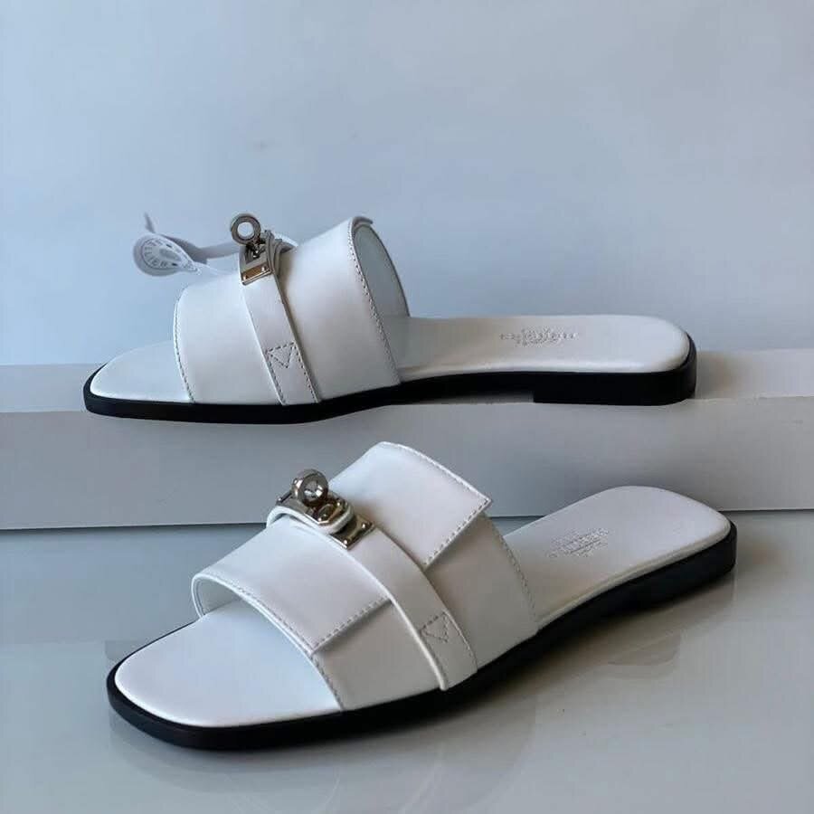 Mules élégantes en cuir