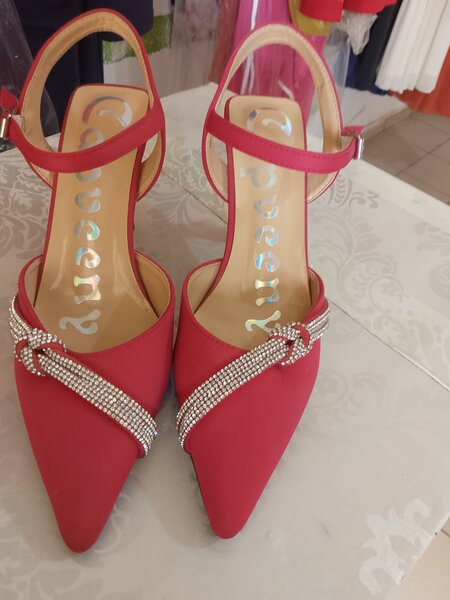 Escarpins rouges avec strass