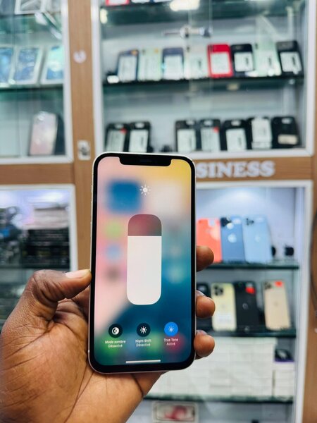 iPhone 12 simple 64Go tout pas