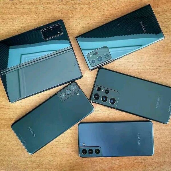 Smartphones Samsung Galaxy S21