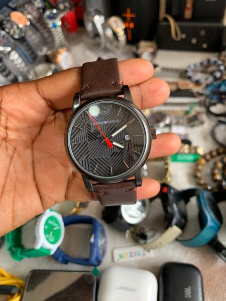 Montre homme en cuir élégante