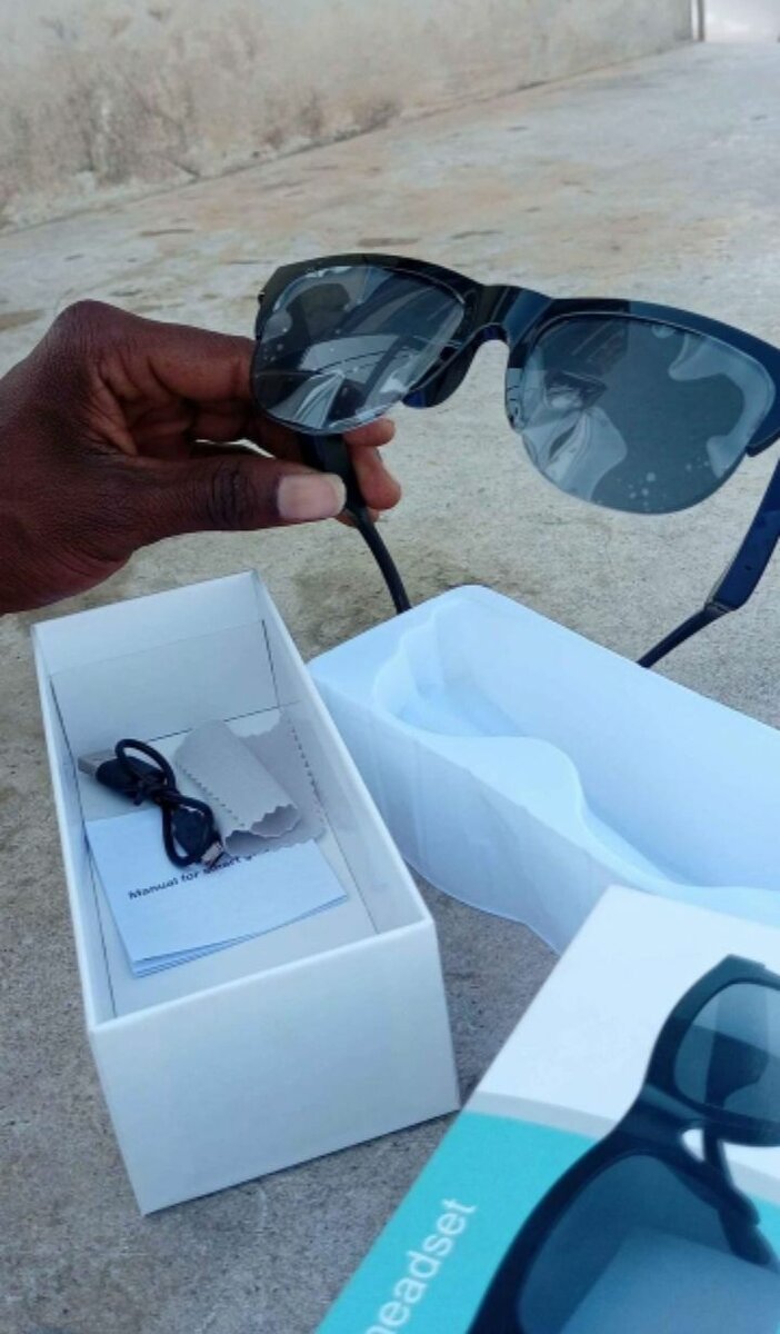 Wireless glasses headset