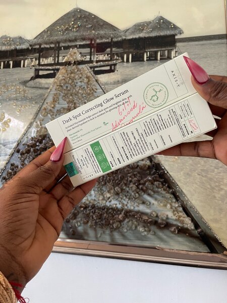 Darkspots correcting glow