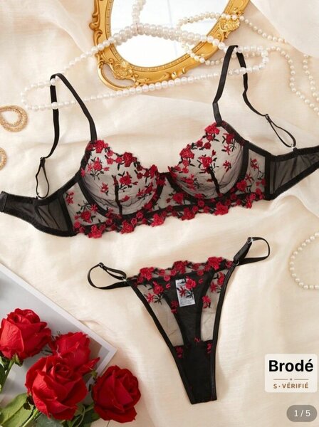 Ensemble de lingerie brodé chic