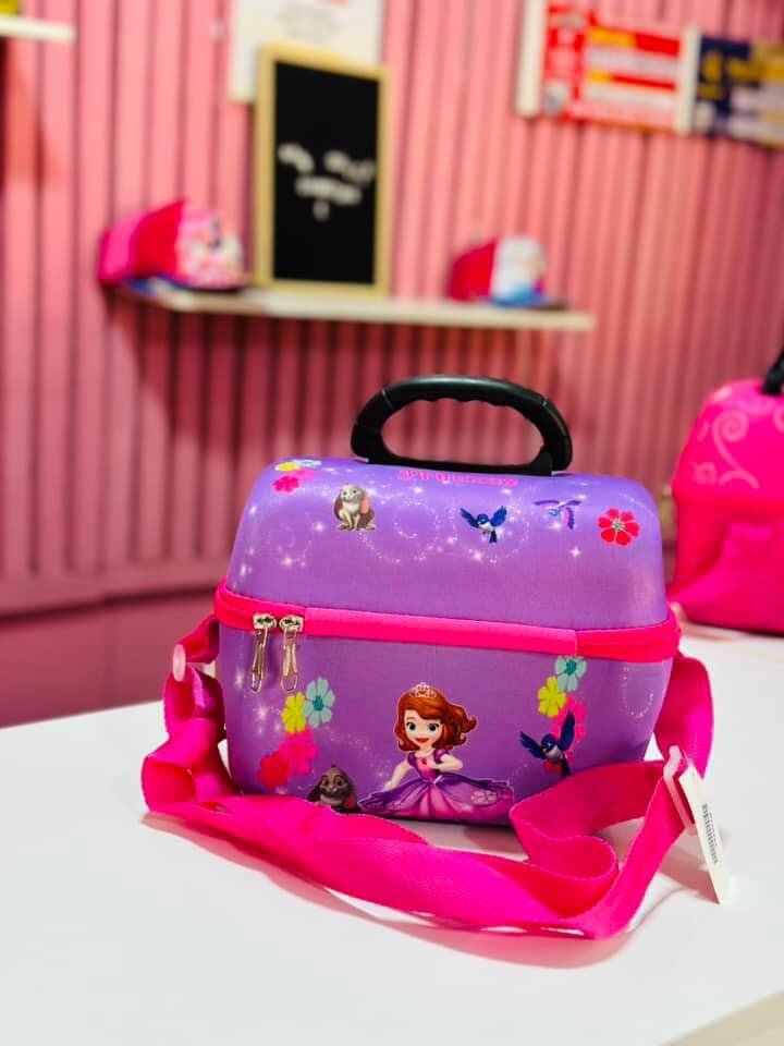 Kids character lunch bag