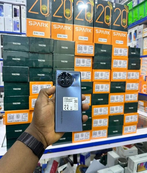 TECNO SPARK 20 PRO PLUS 256GB 16GB RAM première copie dubaï
