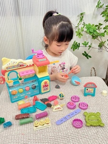 Игрушка с пластилином