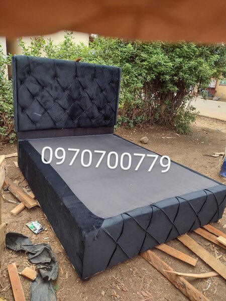 Double bed with headboard