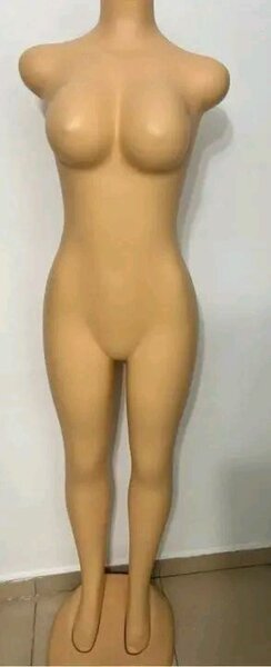 Mannequin de vitrine réaliste