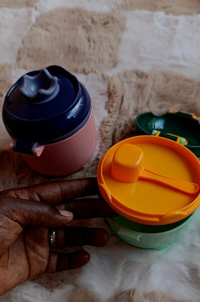 Boîtes repas bébé colorées