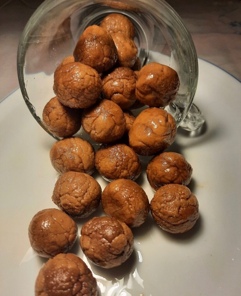 Noix de muscade entières