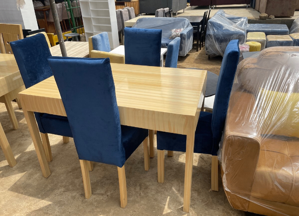 Ensemble Table et Chaises Modernes