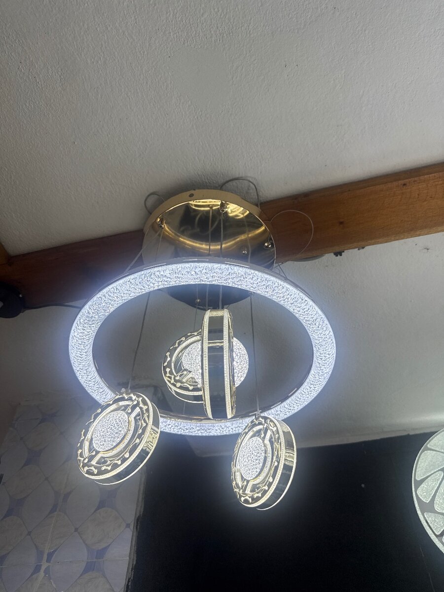 Plafonnier LED Design Moderne