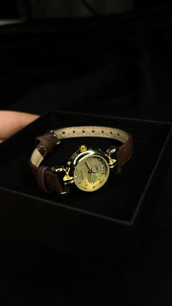 Часы в стиле oldmoney