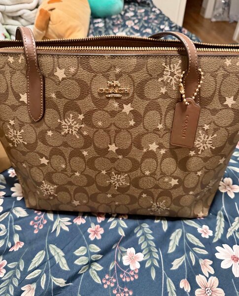 Sac cabas COACH en cuir marron avec flocons de neige