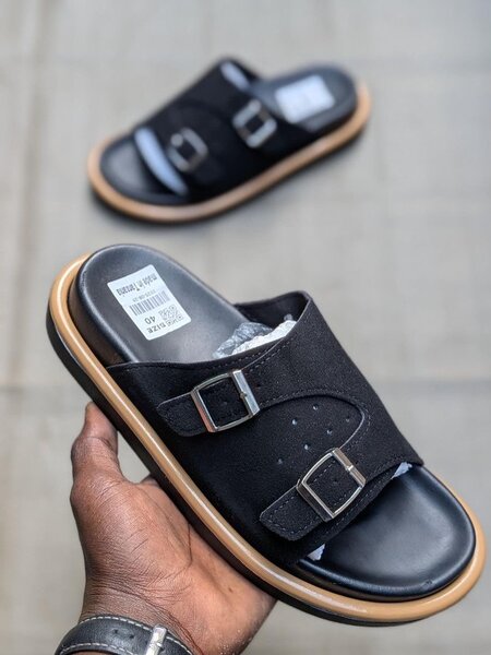 Sandales noires à boucles