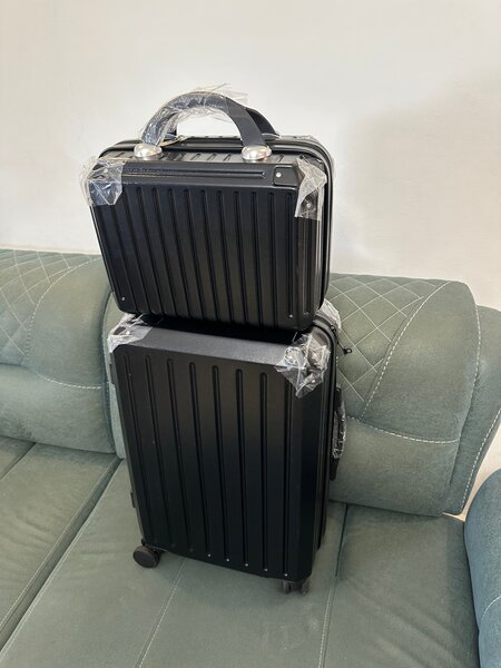 Black Luggage Set with USB