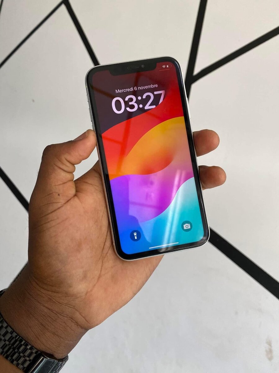 IPhone XR 64giga casineuf tout passe propre