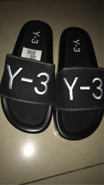 Tongs élégantes Y-3