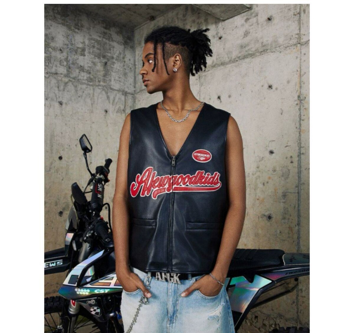 Gilet en cuir noir streetwear