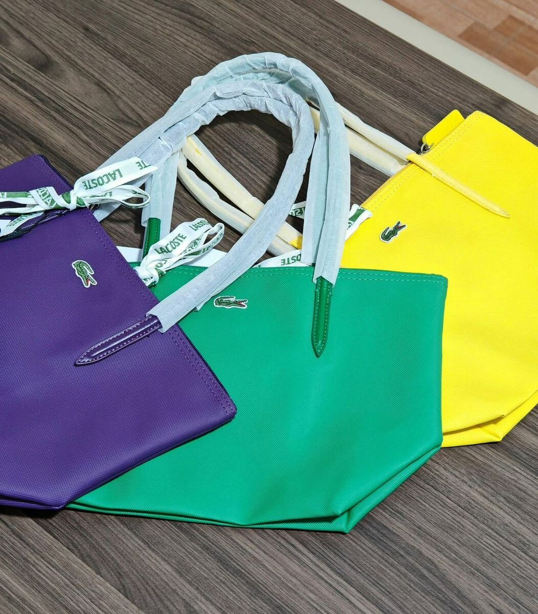 Cabas colorés en cuir