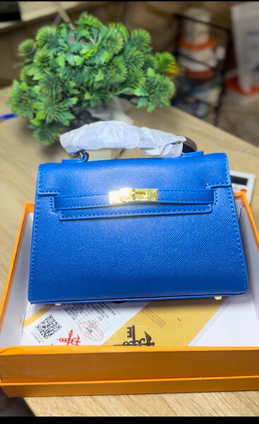 Sac à main bleu élégant femme